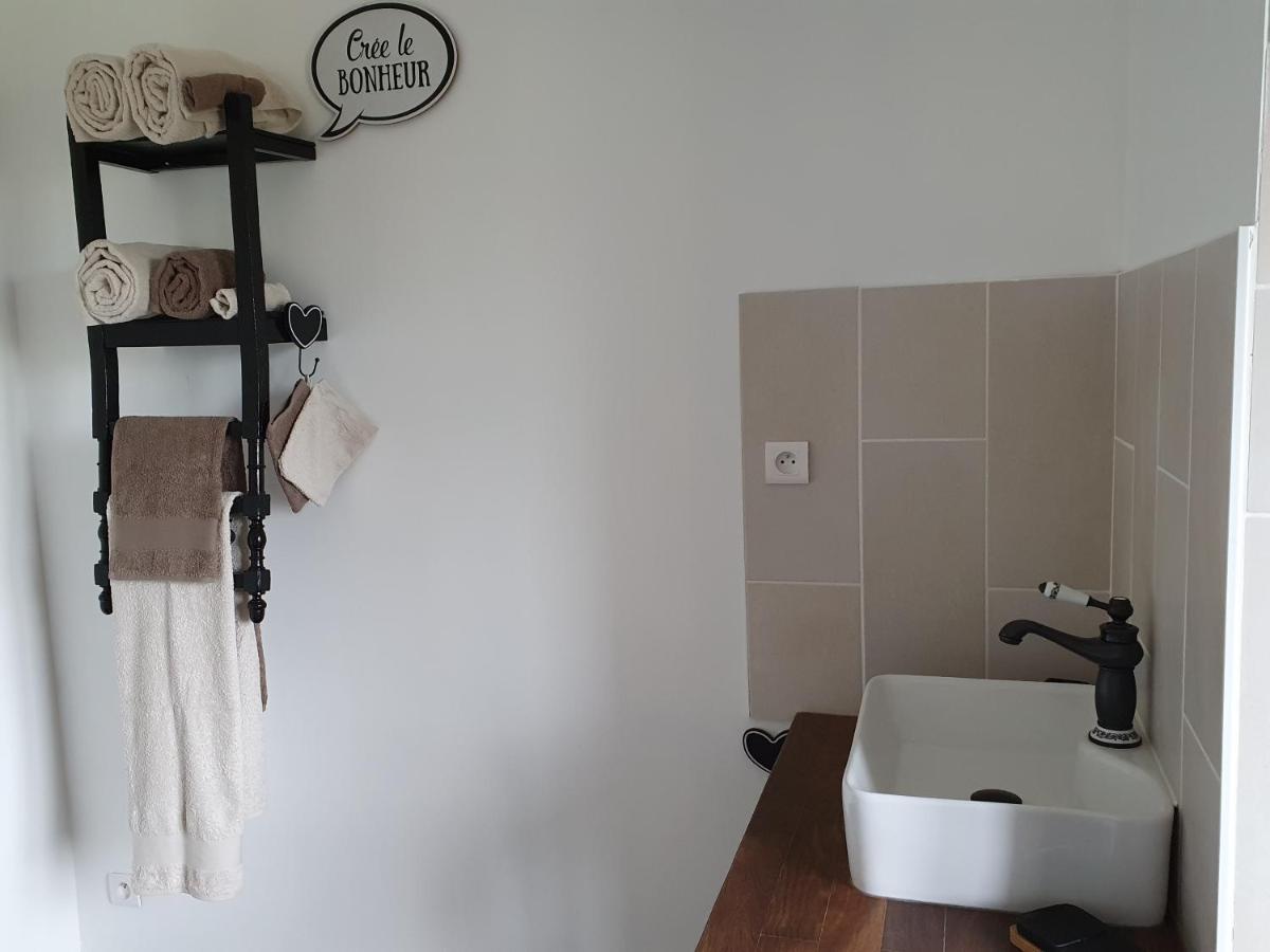 Gite De La Maison Du L.A.C Simard Ngoại thất bức ảnh