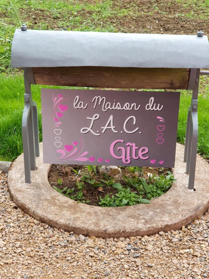 Gite De La Maison Du L.A.C Simard Ngoại thất bức ảnh